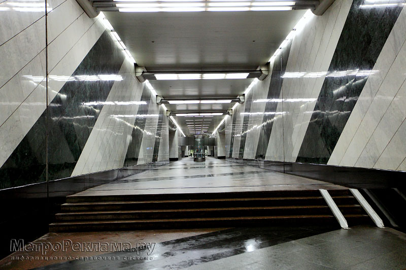 Станция "Воробьёвы горы". Северный вестибюдь, вход в станционный зал.