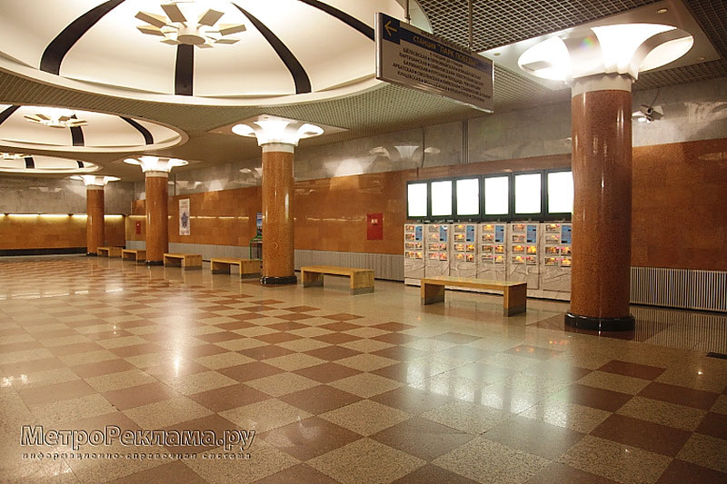 Станция метро "Парк Победы". Аванзал подземного вестибюля станции.