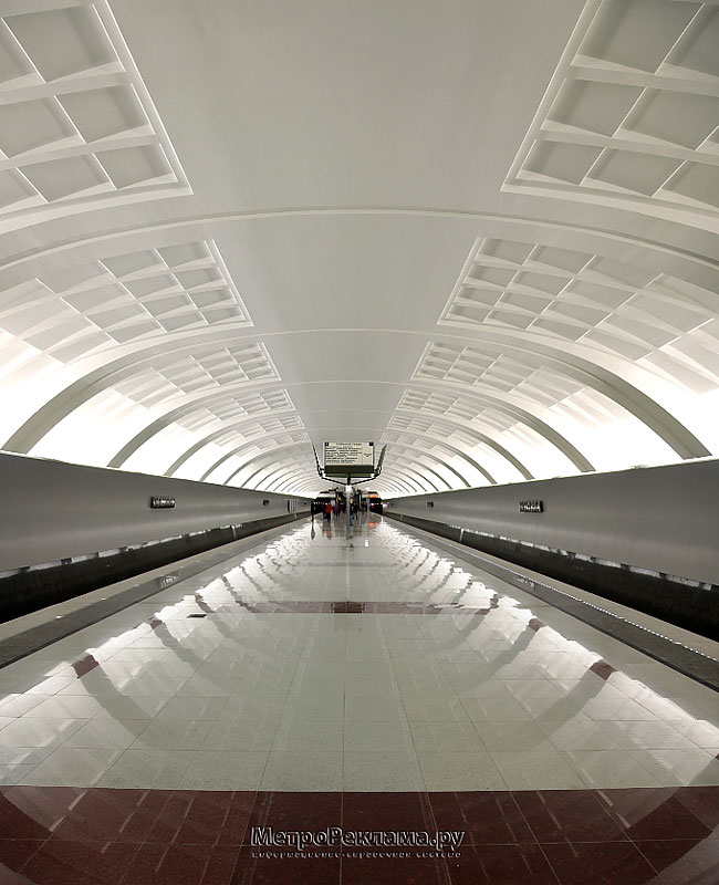 Станция "Митино"  Станционный зал.