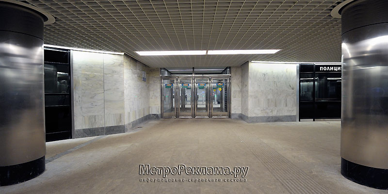 Станция "Пятницкое шоссе". Южный подземный вестибюль. Кассовый зал, вход на станцию. 