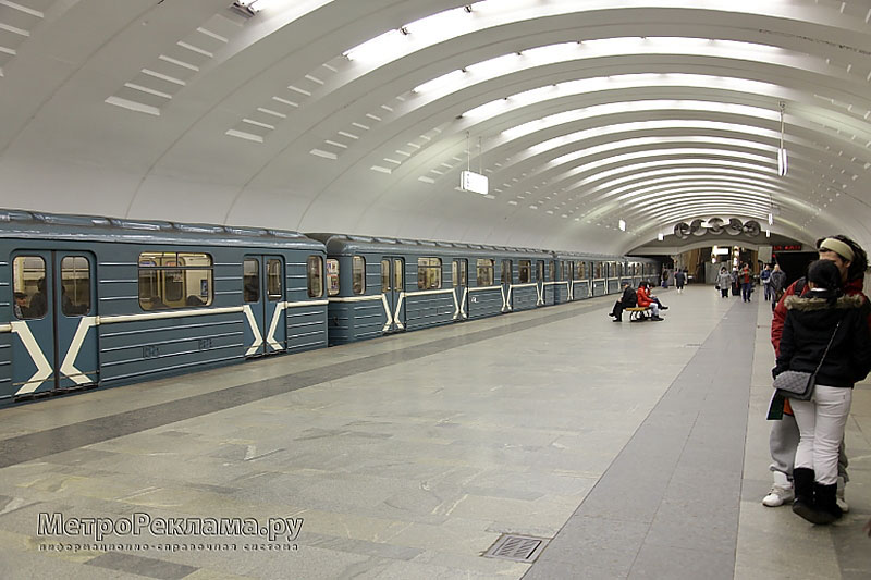  Станция метро "Бабушкинская". Южный вестибюль, выход в город.