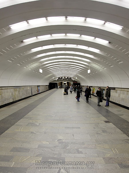  Станция метро "Бабушкинская". Станция метро "Бабушкинская". Оптимальноерасположение светильников и форма станционного свода создают ощущение простора и обилие пространства.
