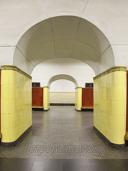 Станция метро "Рижская" Станционный зал. Пилонная перспектива порталов.