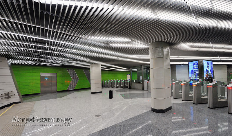 Станция "Новокосино" Западный (зелёный) подземный вестибюль.