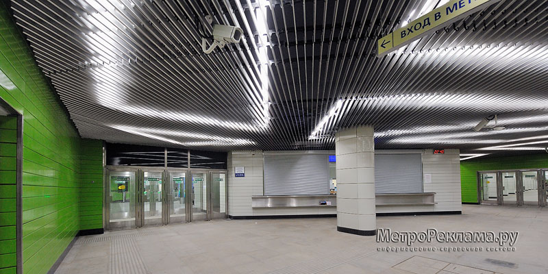 Станция "Новокосино" Западный (зелёный) подземный вестибюль. Вход в кассовый зал.