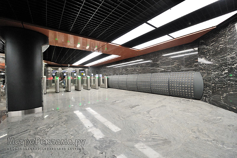 Станция "Борисово". Подземный вестибюль, аванзал по выходу пассажиров в город.