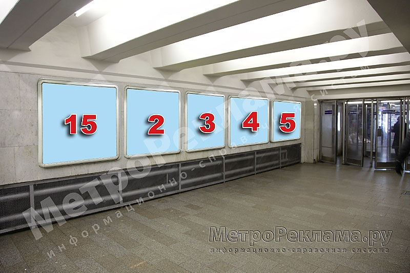Станция "Бабушкинская". Южный подземный вестибюль станции. Несветовые щиты, рекламные места №№15, 2, 3, 4, 5. Хороший обзор по выходу пассажиров в город.